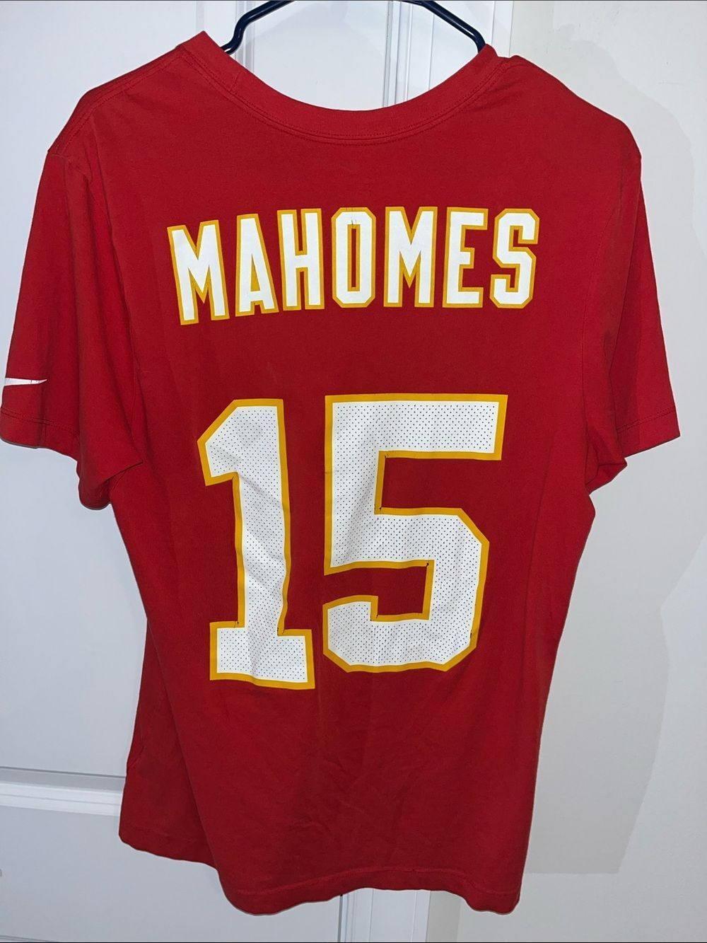 Nike Red Patrick Mahomes Kansas City Chiefs 15 Nike Tee Jersey T shirt M Used
